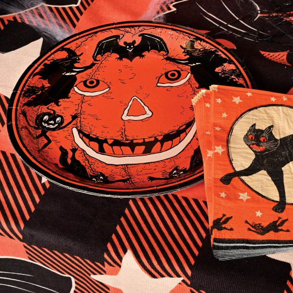 8 x Vintage Halloween Party Plates - 23cm